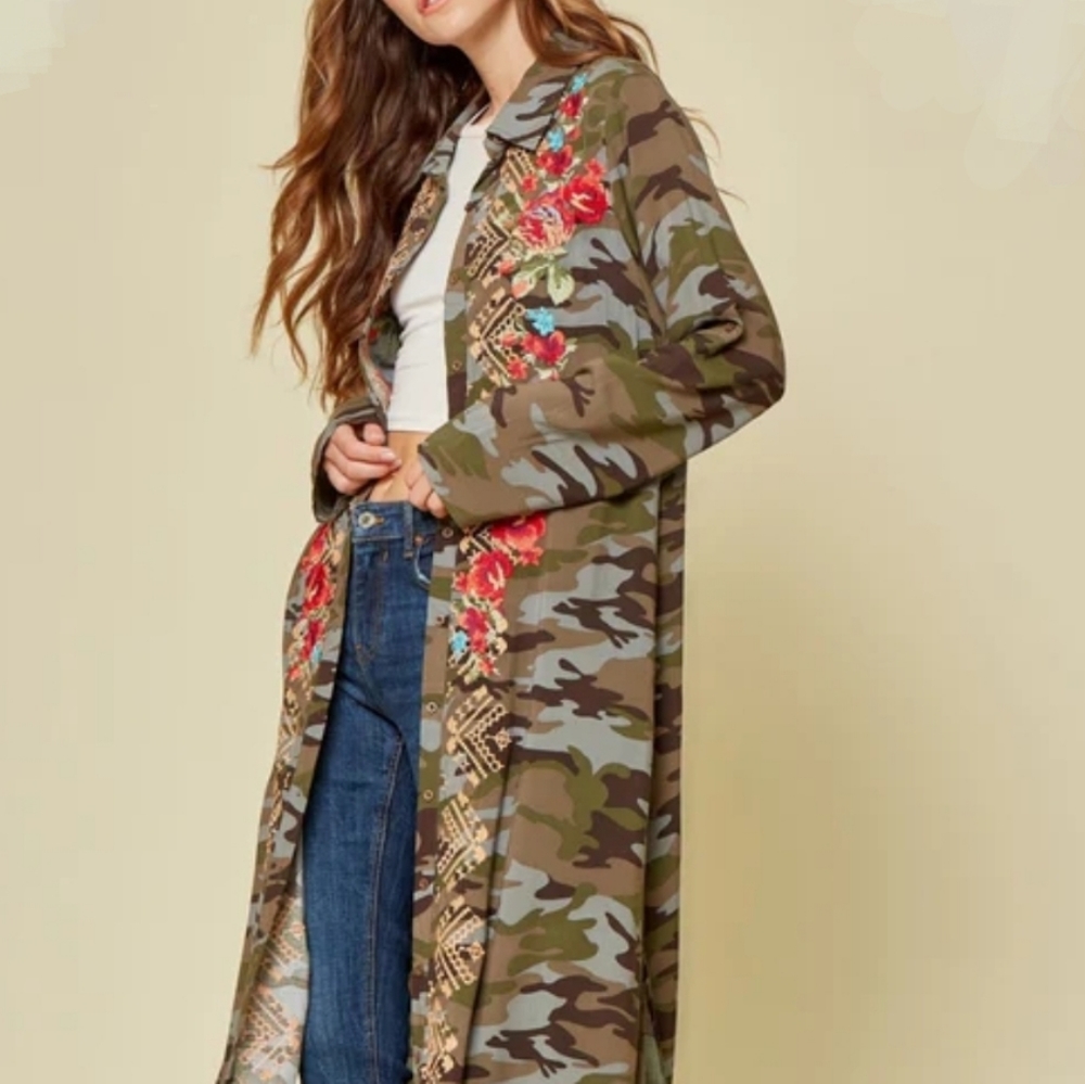 Embroidered Long Camouflage Duster Dress Shirt Jacket Cover-Up EUC Size LG 12/14